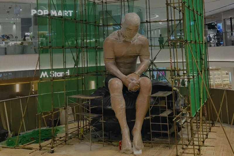 Ixmore Art large-scale commercial sculpture installation in a shopping mall