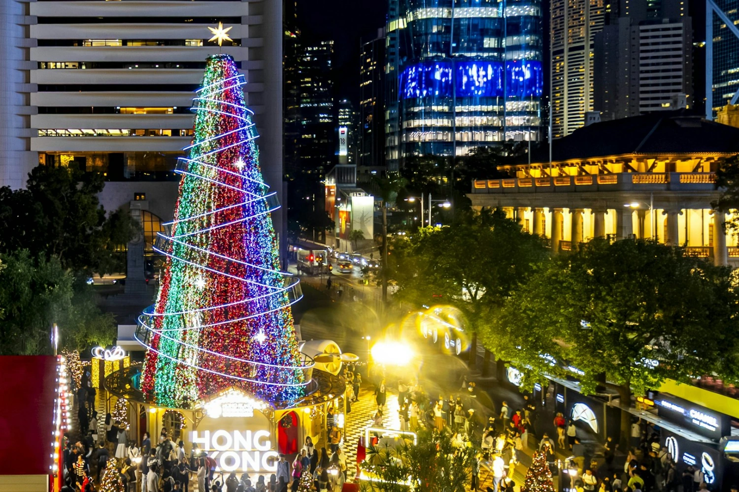 One-stop Christmas display solutions for creating immersive retail experiences and holiday decor
