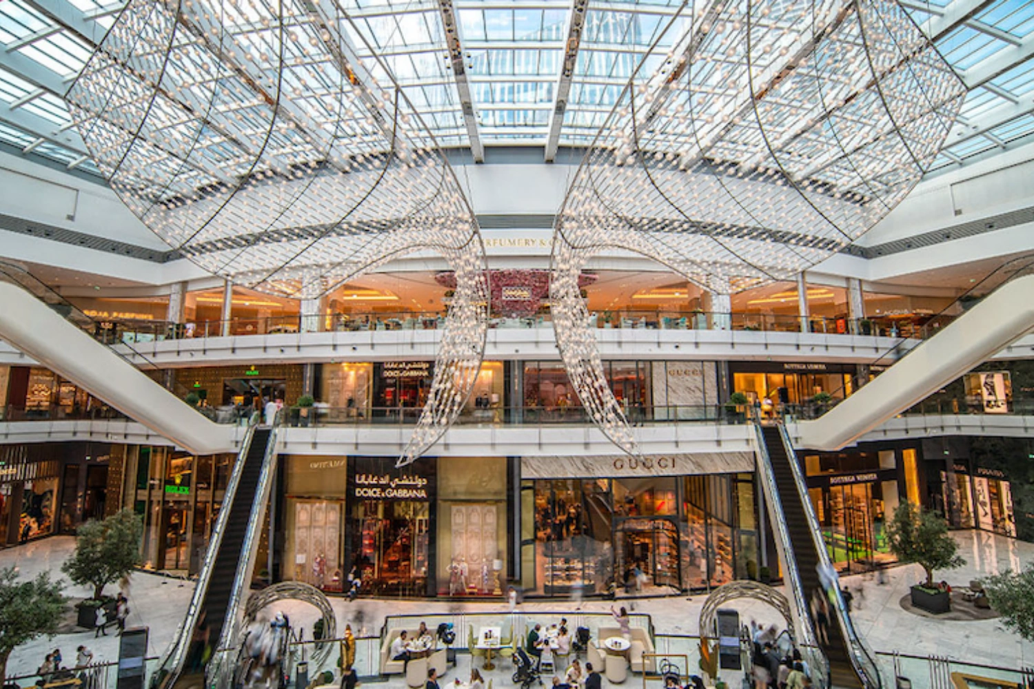 Large-scale decorative prop manufacturing for Saudi Arabia and Dubai malls custom retail installations