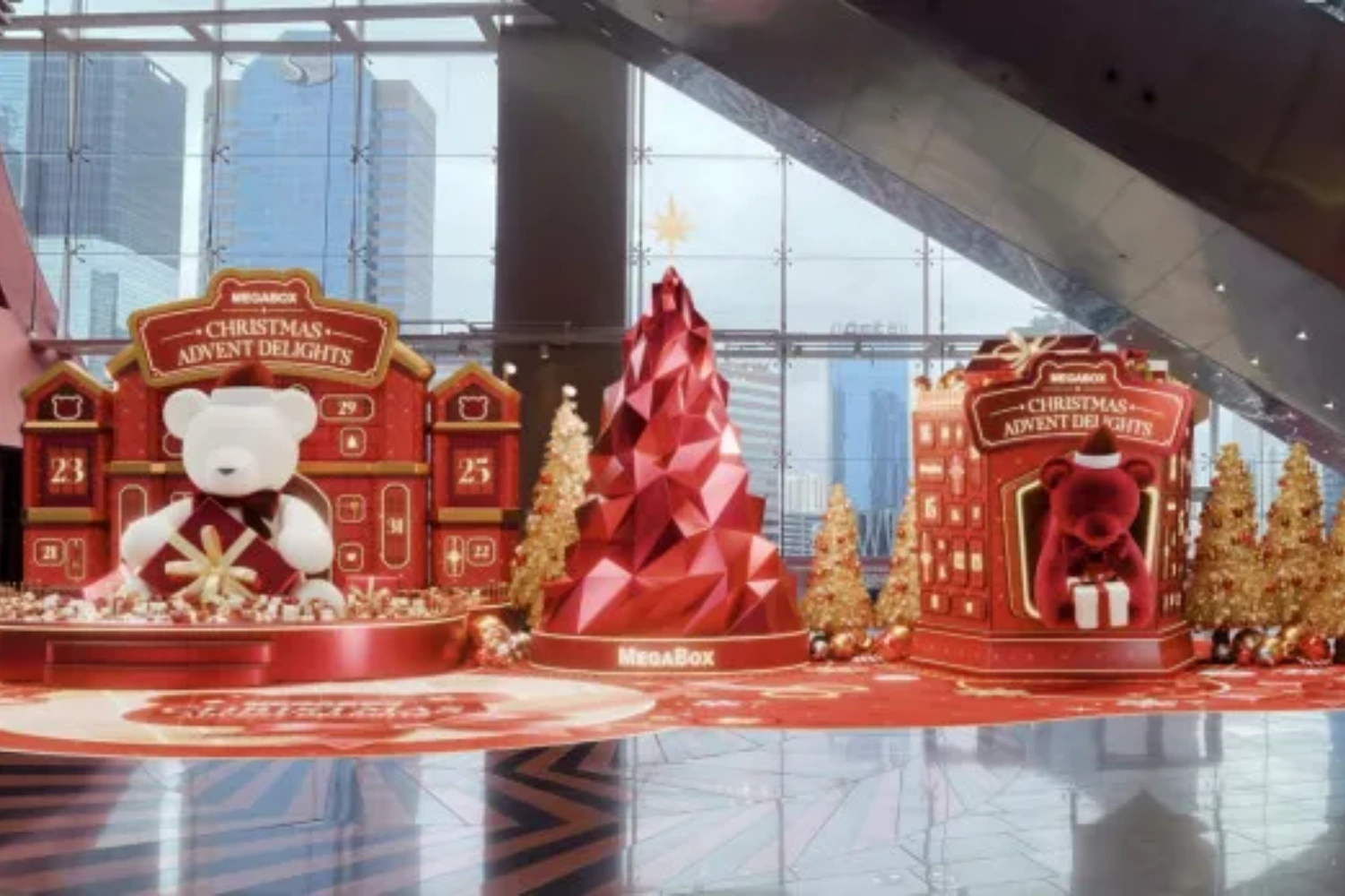 Material innovation and precision fabrication for premium visual quality in Christmas displays