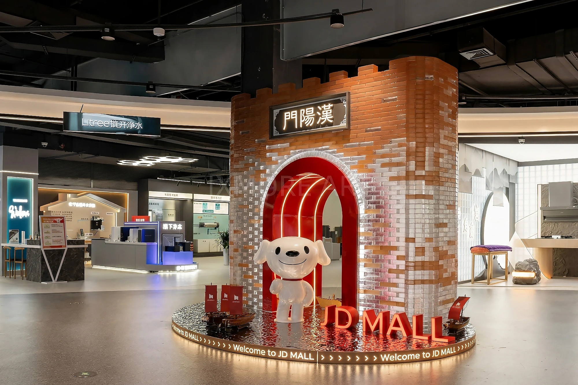 Custom facade decoration and interactive art installation for JD Mall - Image 06