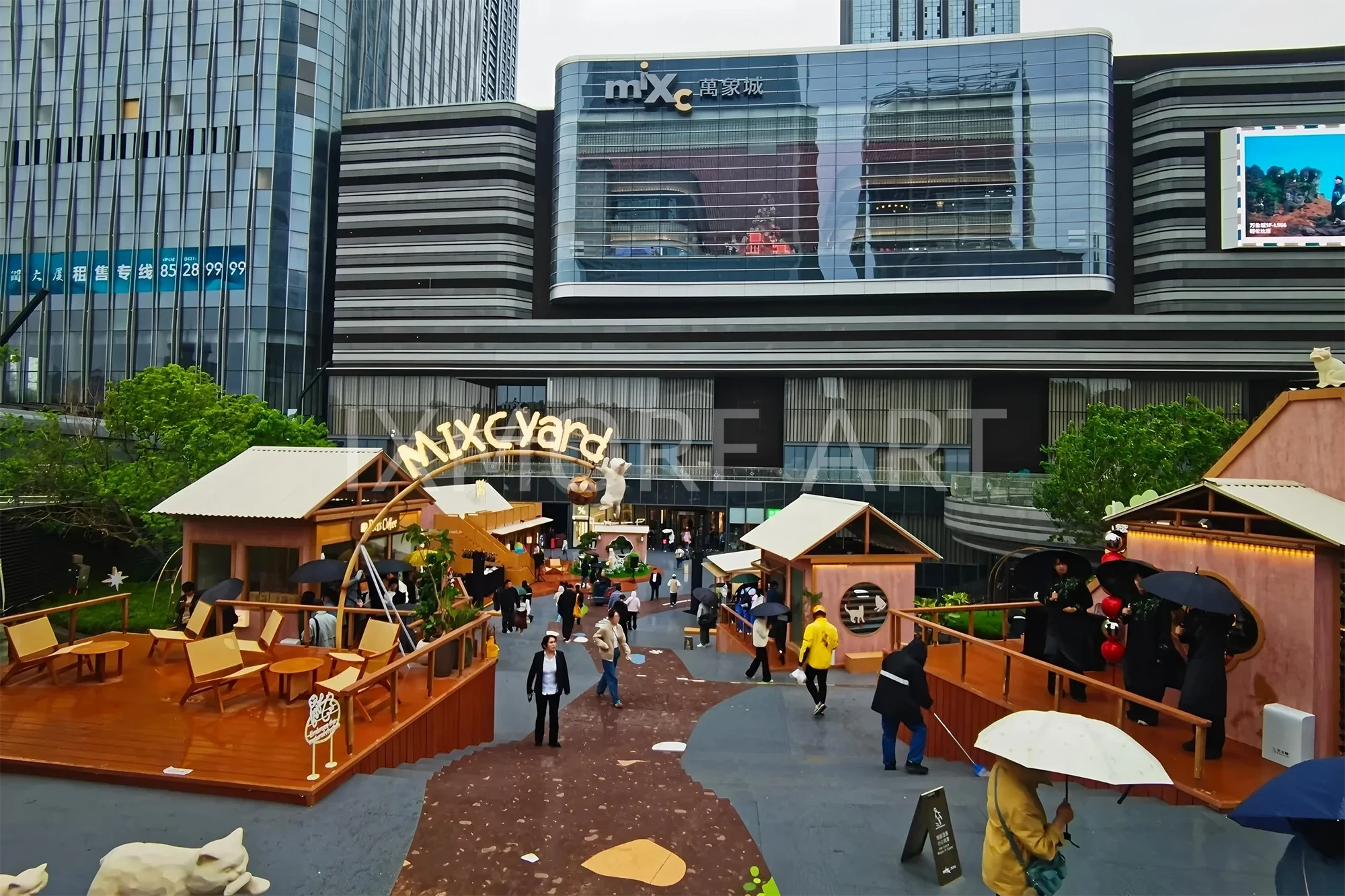Custom immersive commercial courtyard street scene props handmade by art installation fabrication factory(2)