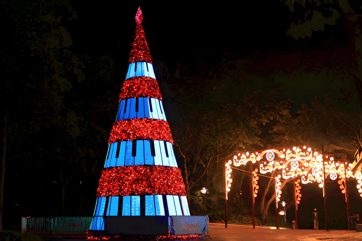 Technology-driven innovation and sustainability in Christmas displays for Malaysian shopping malls