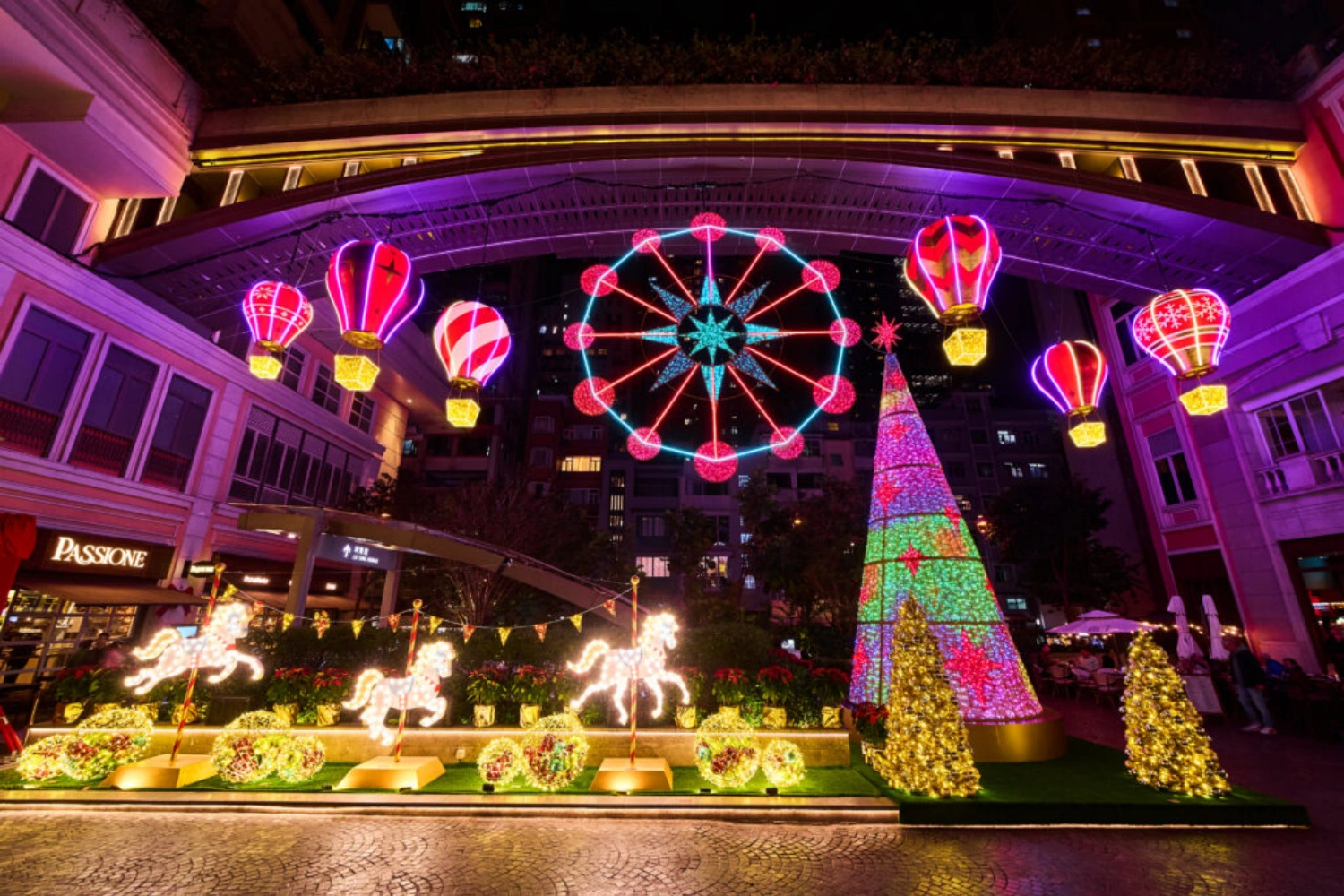 Structural engineering and fire protection compliance for safety standards in Christmas displays