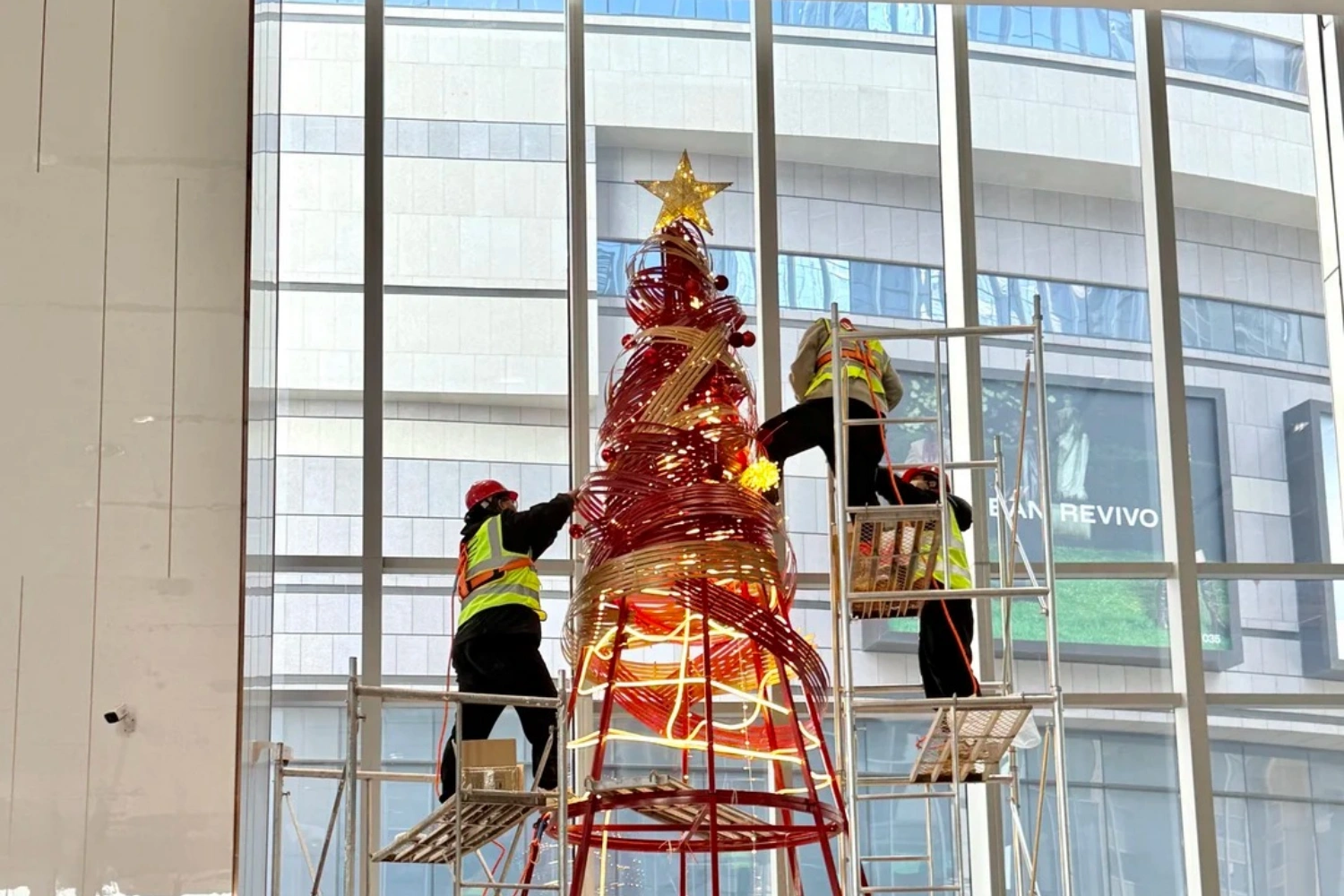 Interactive system testing and final commissioning for modern commercial Christmas displays