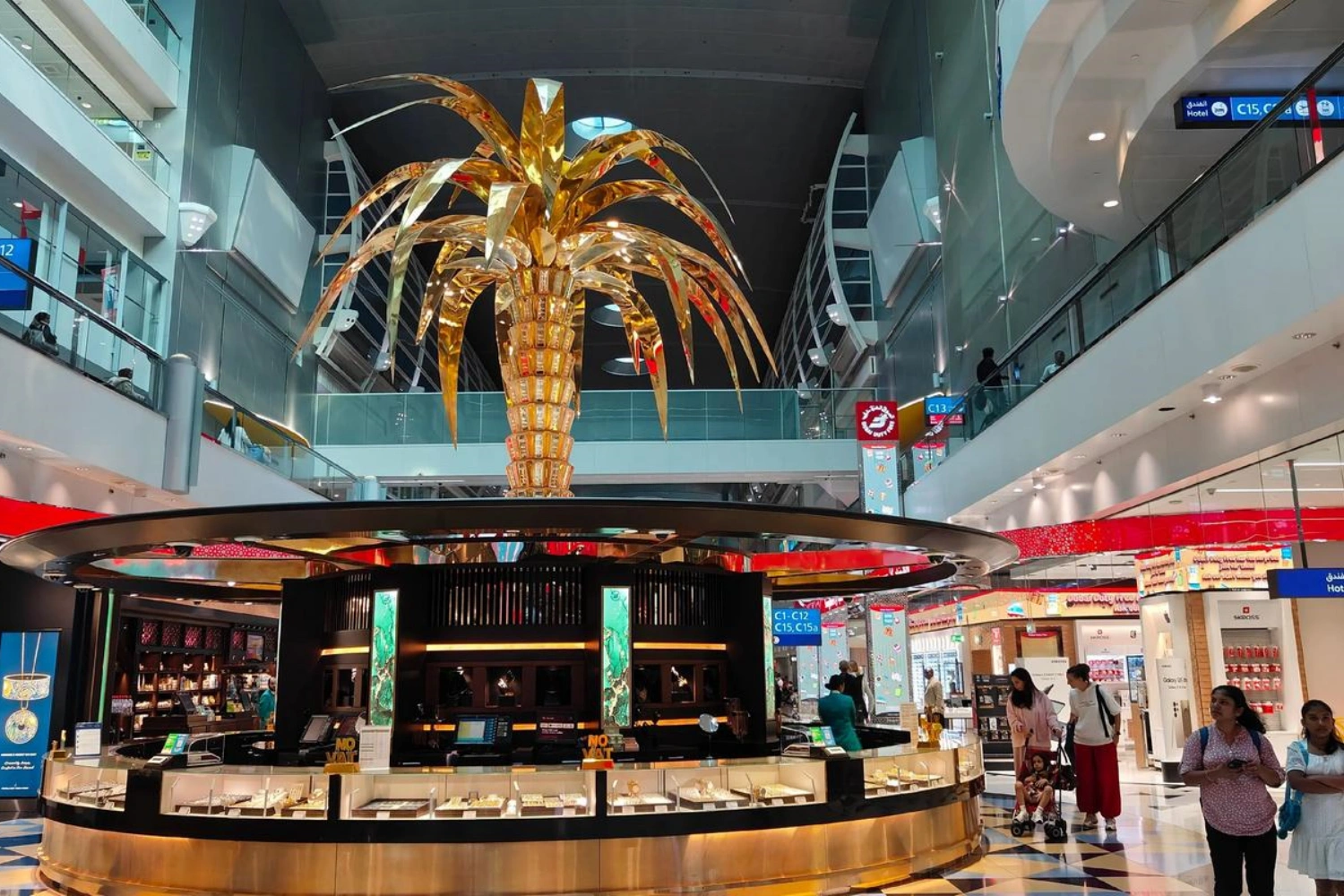 Case examples of custom decorative props and retail installation impact in Dubai and Saudi Arabia malls