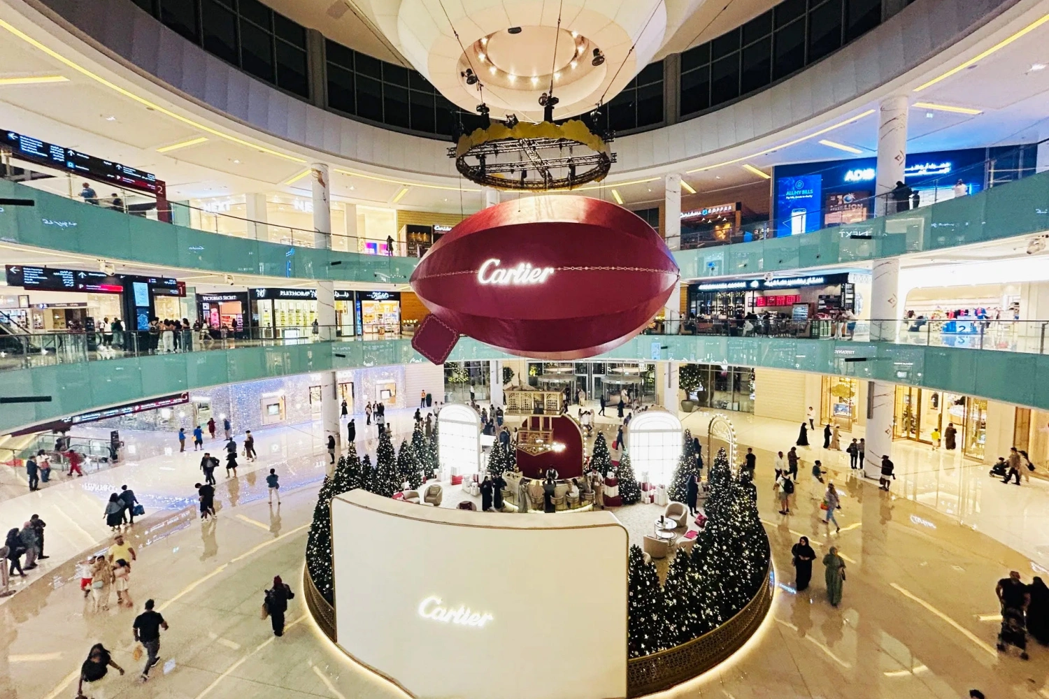 Challenges and forward-looking trends in sustainable custom decorative prop manufacturing for malls
