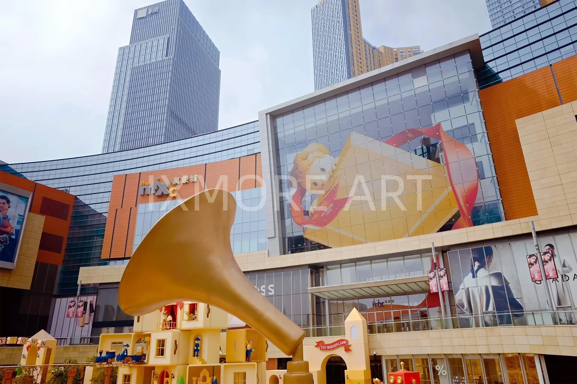 Custom art toy installations for Qingdao mall anime exhibition - large anime sculptures & retail prop fabrication(5)