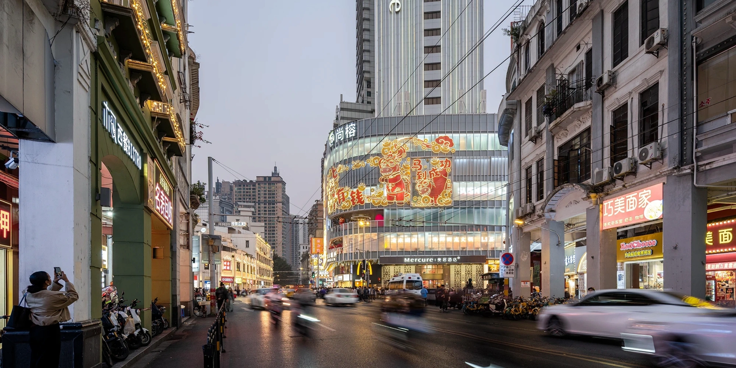 Dynamic Light Art Installations, Guangzhou Mall