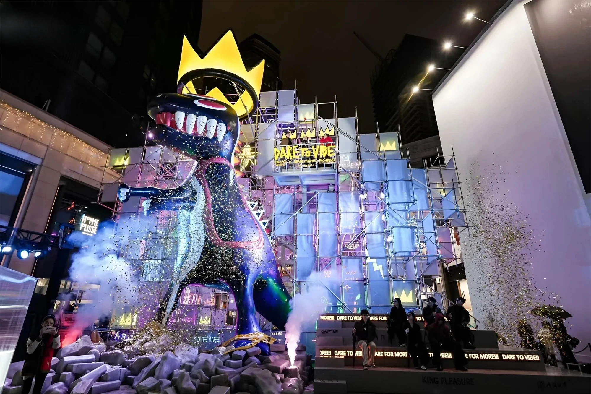 TaiKoo Hui Public Art Fabrication