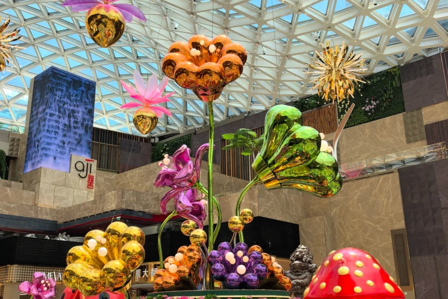 Essential for Brand Transformation: How Macau Shopping Centers Are Redefining Spatial Experiences Through Themed Art Installations