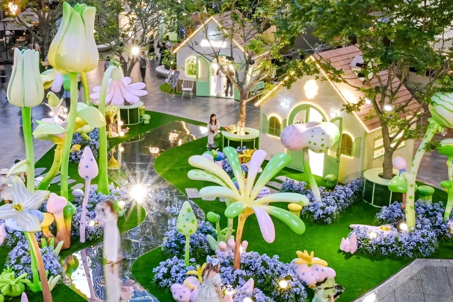 Immersive Floral Installation for MixC Mall