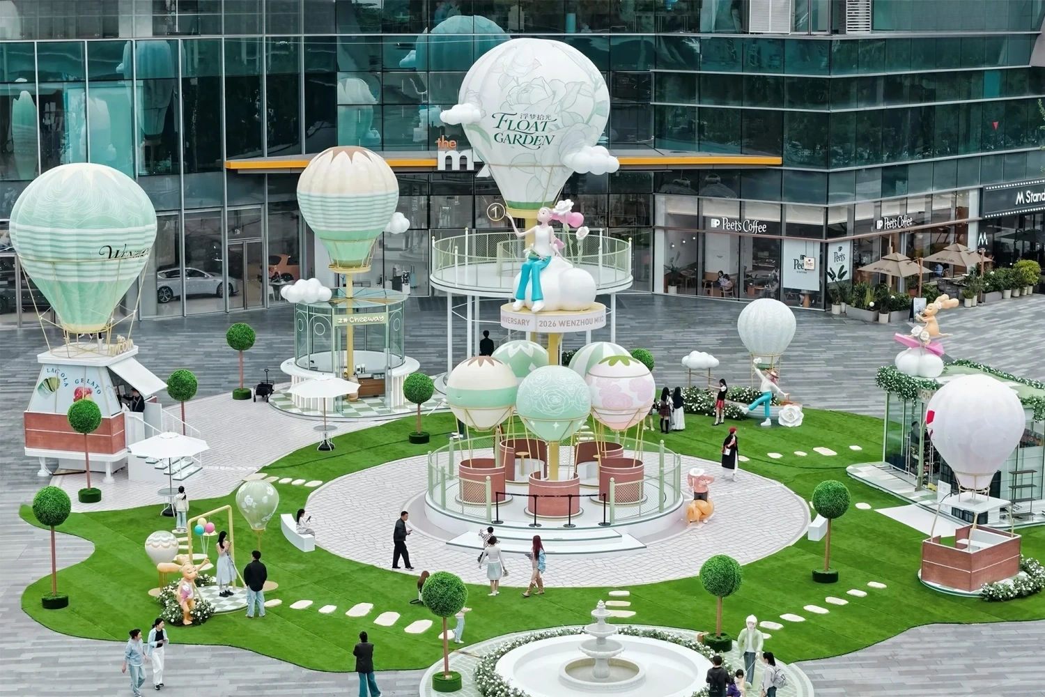 Ginat Custom Inflatable Installations for Mall