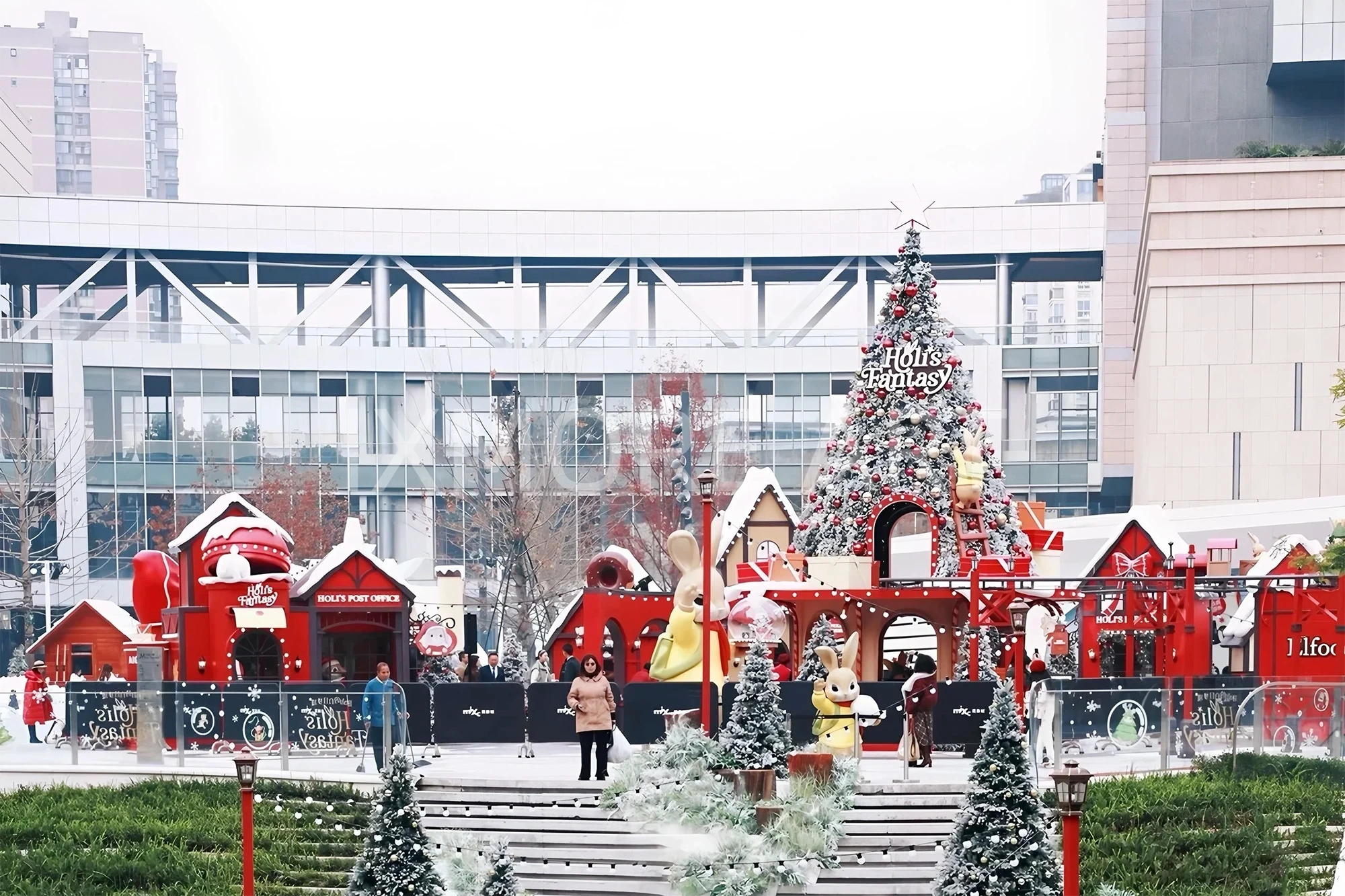 Custom Christmas cartoon themed scene decor for Chengdu shopping mall – immersive art installation built by professional prop factory(1)