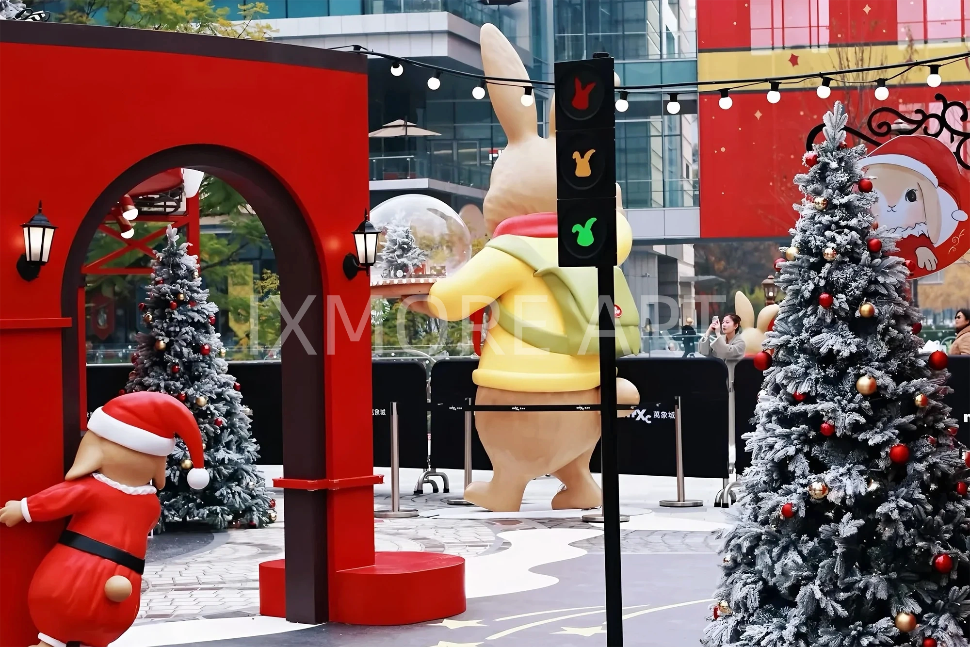Custom Christmas cartoon themed scene decor for Chengdu shopping mall – immersive art installation built by professional prop factory(11)