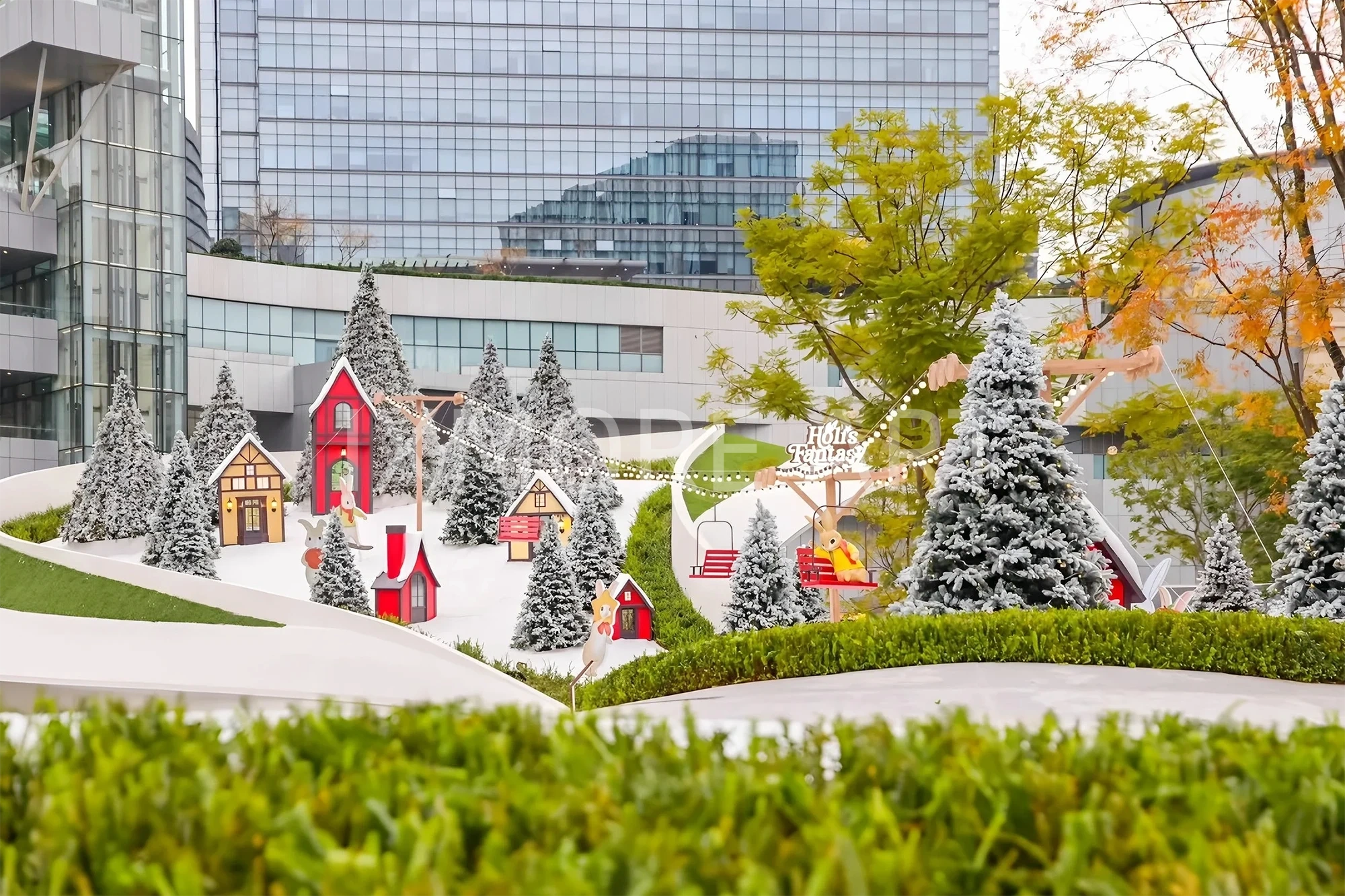 Custom Christmas cartoon themed scene decor for Chengdu shopping mall – immersive art installation built by professional prop factory(4)