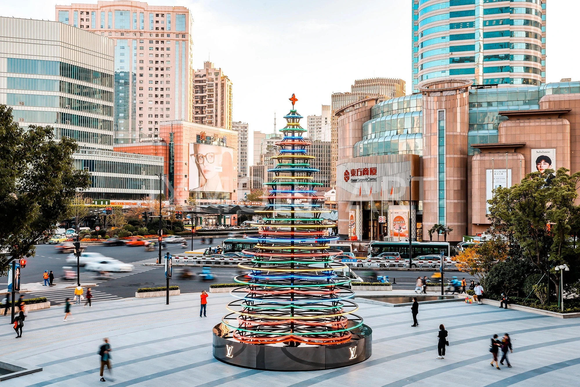 Custom Christmas light art installation for Plaza 66, large-scale Christmas prop mall decoration, artist factory custom-made(11)