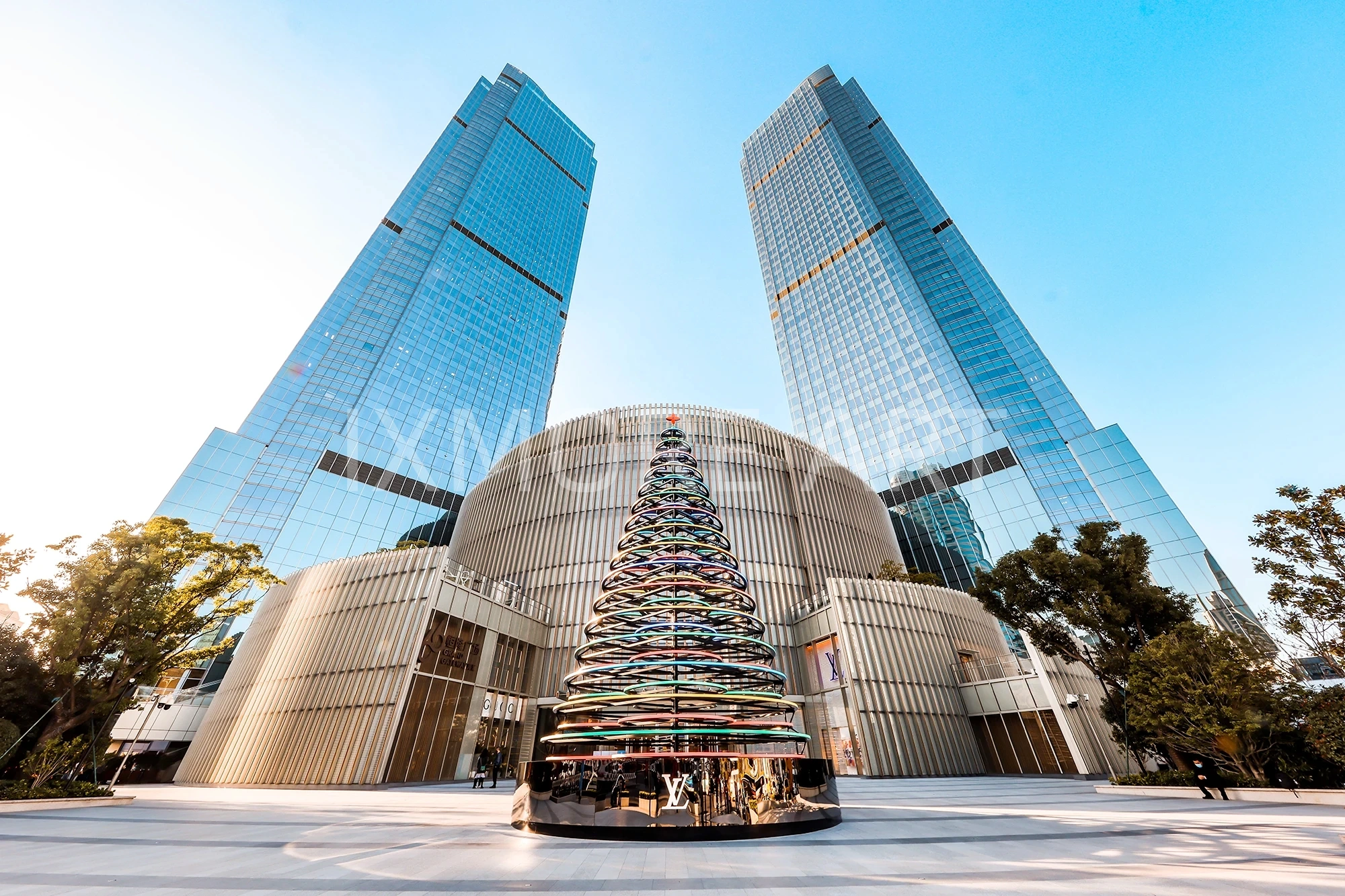 Custom Christmas light art installation for Plaza 66, large-scale Christmas prop mall decoration, artist factory custom-made(12)