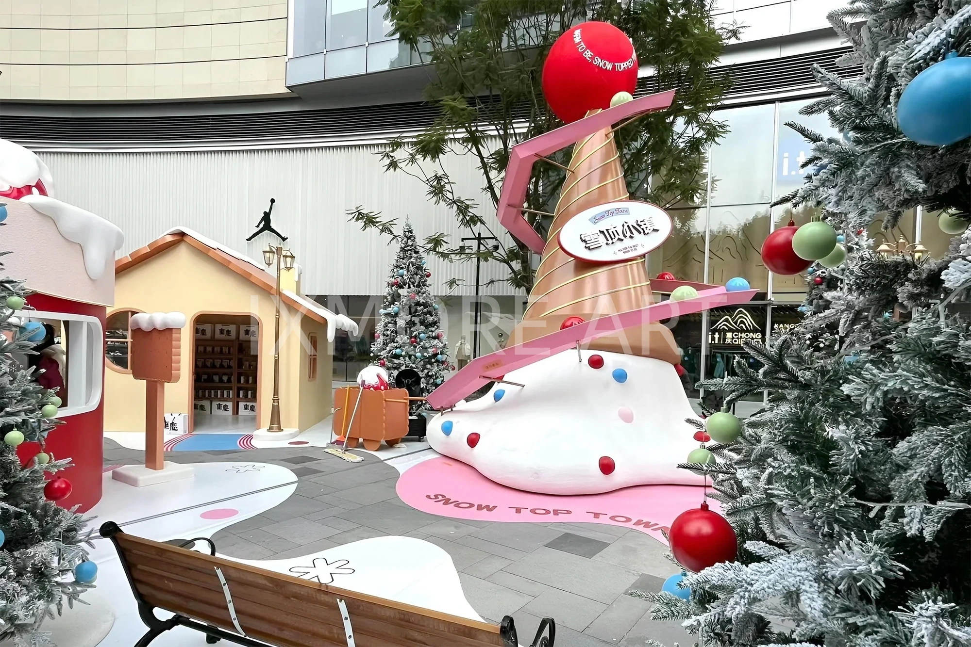 Custom Christmas town props for mall – immersive holiday installations crafted by professional decor factory(3)