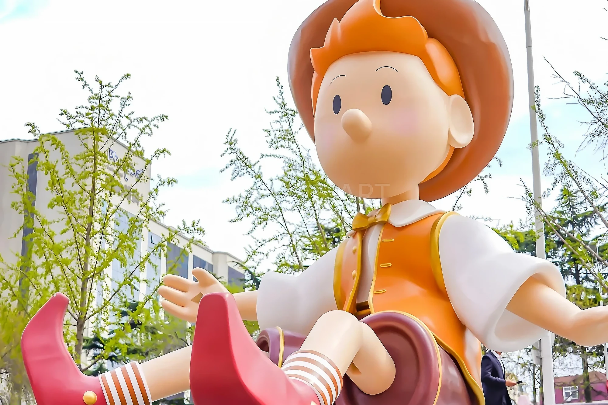 Custom art toy installations for Qingdao mall anime exhibition - large anime sculptures & retail prop fabrication(13)