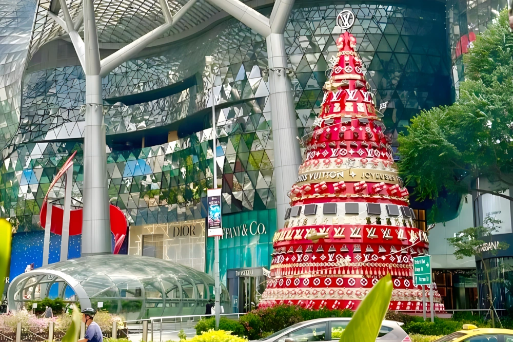 Lacking a Memorable Mall Christmas Vibe? The Right Strategy for Large-Scale Christmas Decoration Fabrication and Installation Wins the Game