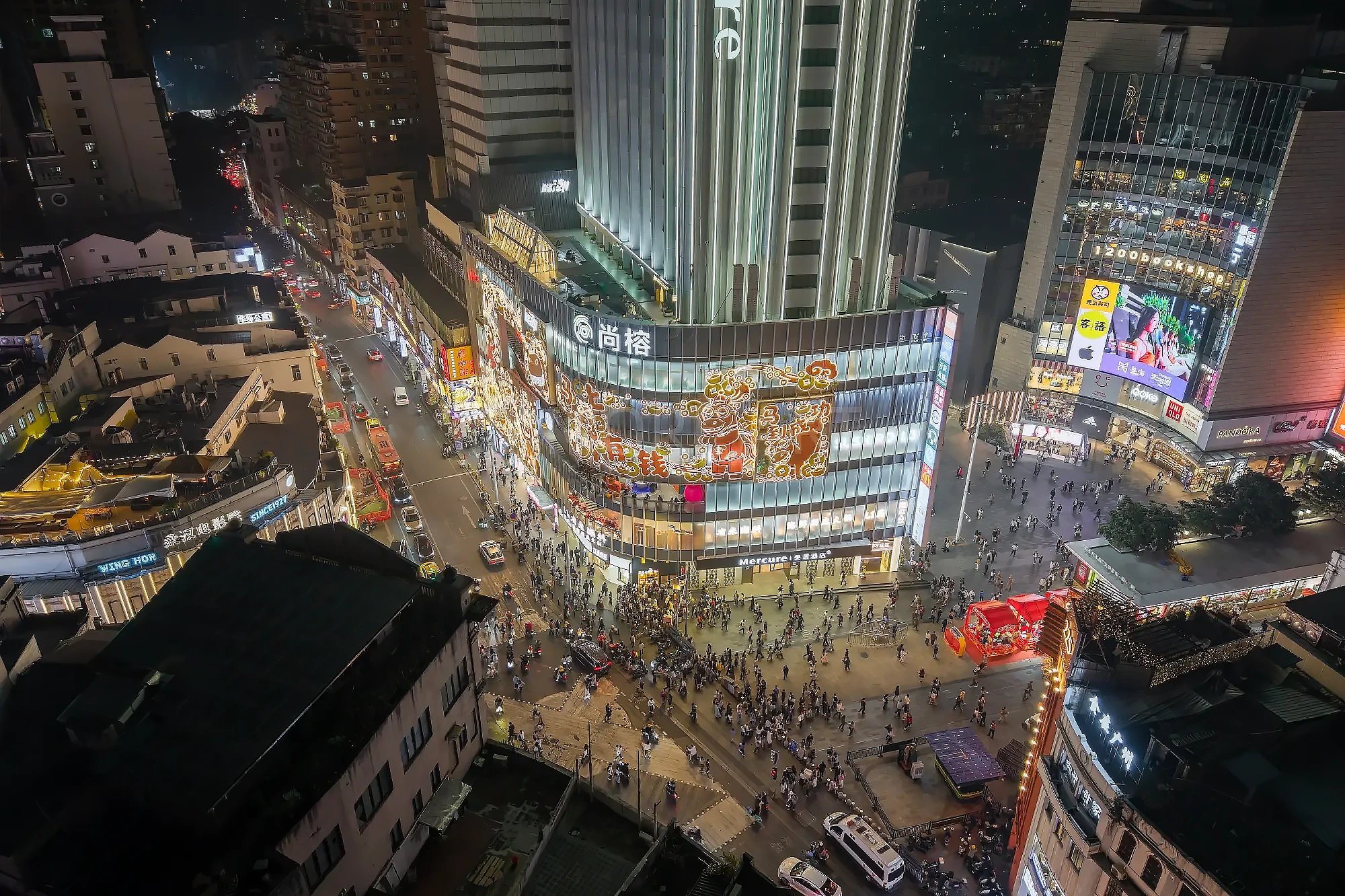 Interactive light art installation at Guangzhou Mall - custom dynamic light sculpture on retail facade(11)