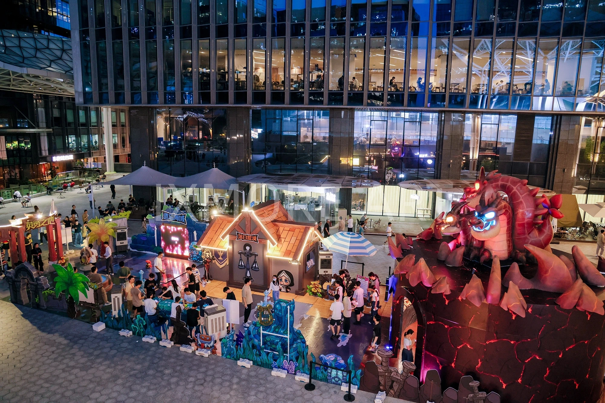 custom-large-sculpture-interactive-installation-for-mobile-game-event-pop-up-prop-factory(1)