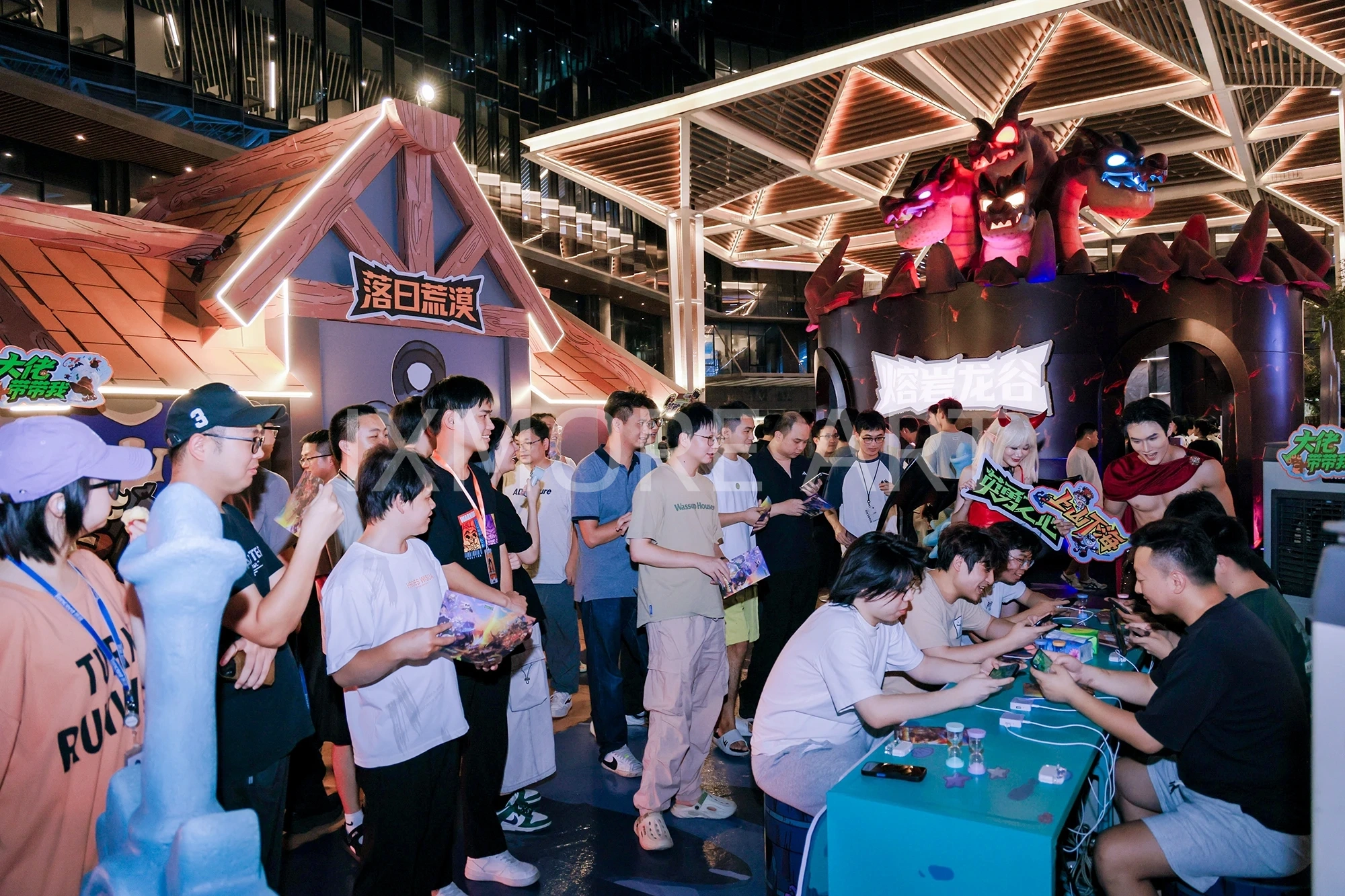 custom-large-sculpture-interactive-installation-for-mobile-game-event-pop-up-prop-factory(5)