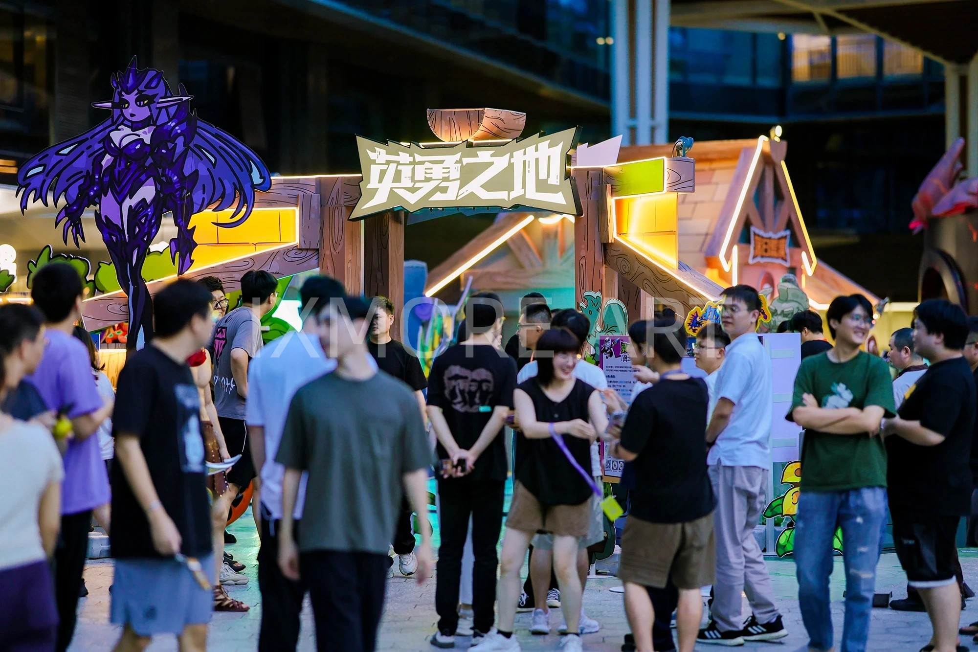 custom-large-sculpture-interactive-installation-for-mobile-game-event-pop-up-prop-factory(6)