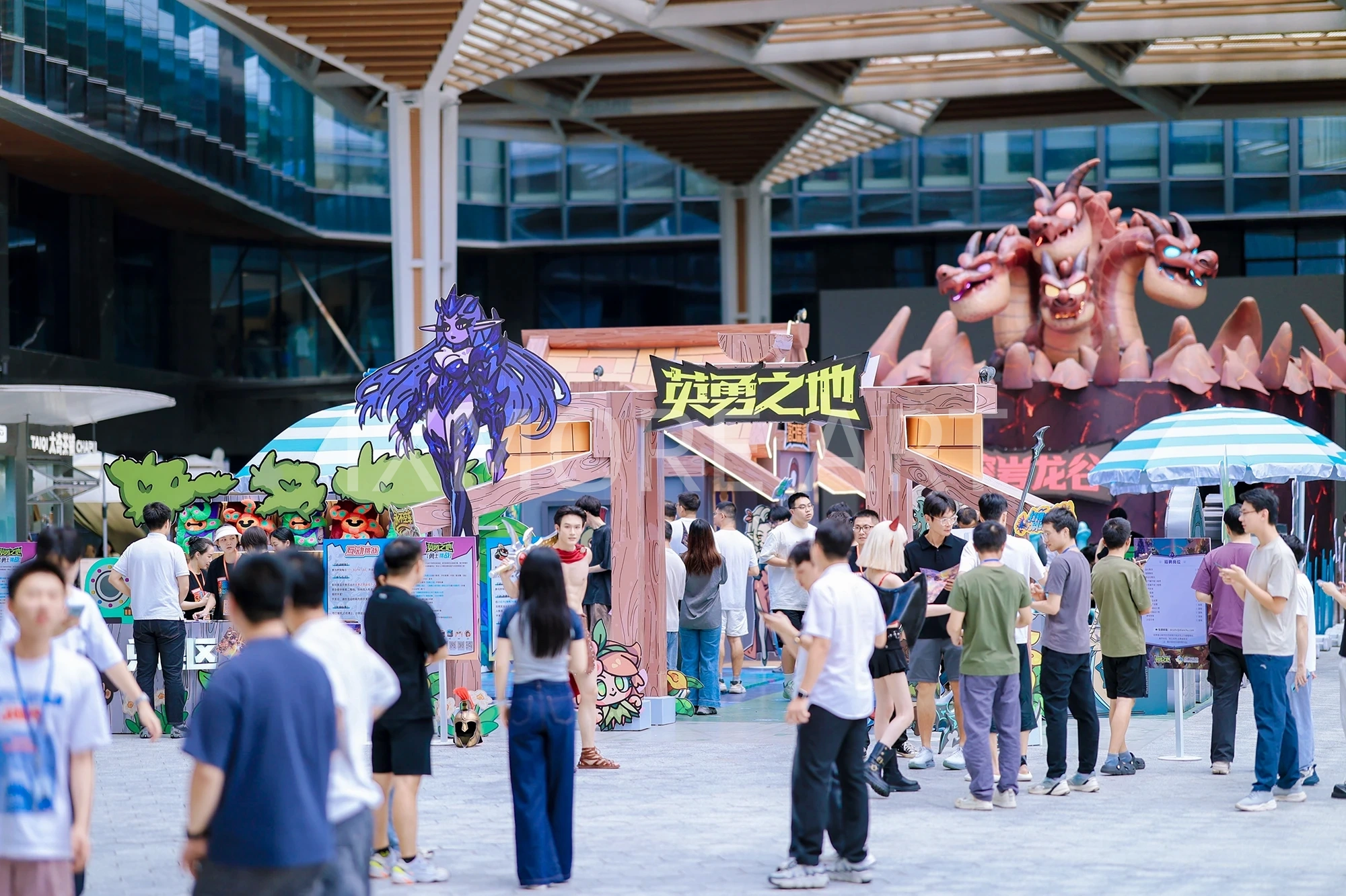custom-large-sculpture-interactive-installation-for-mobile-game-event-pop-up-prop-factory(7)