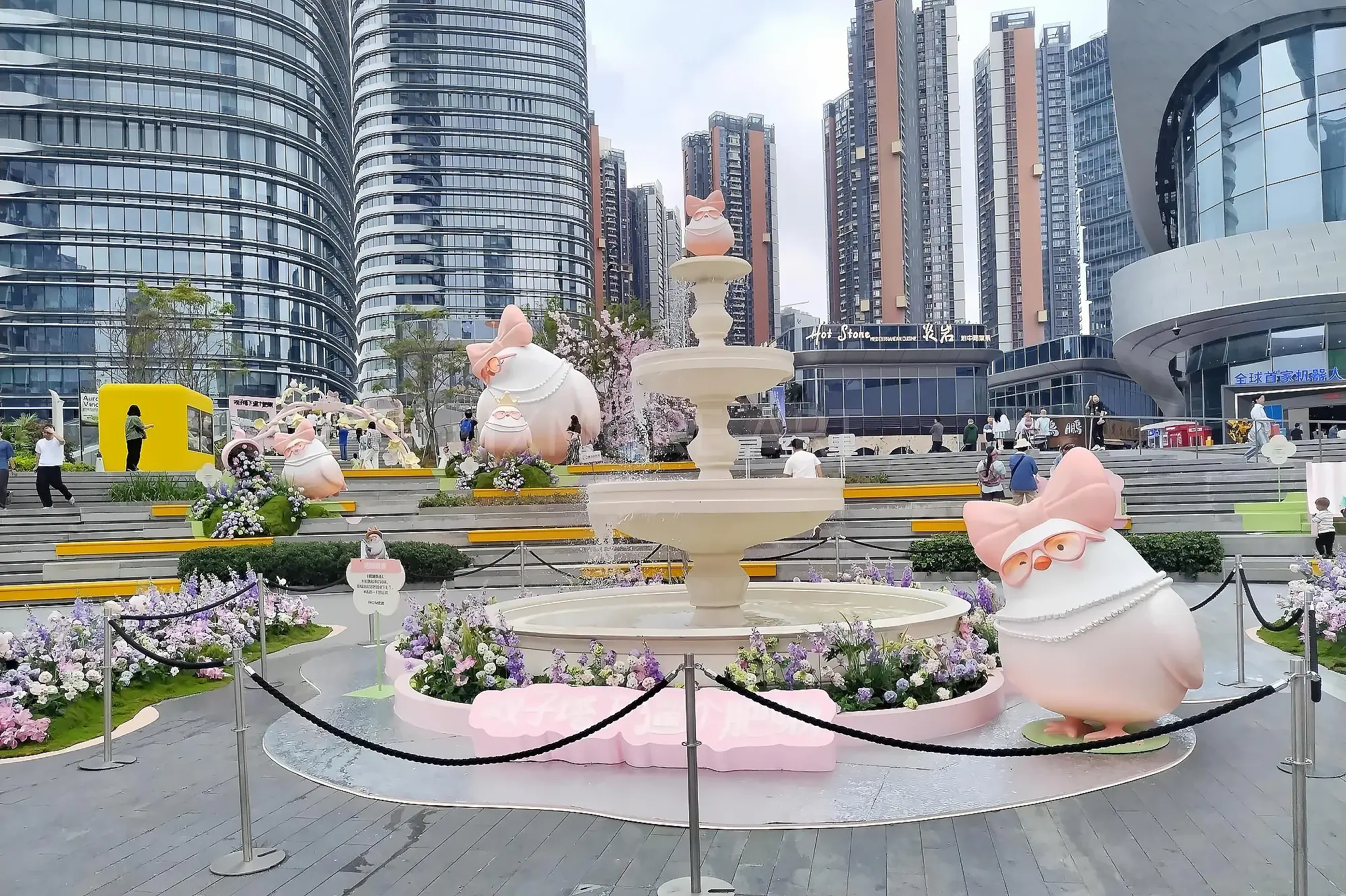 Immersive IP theme scene installation at Xinghe Mall - panoramic view of large anime sculptures & custom decor props(7)