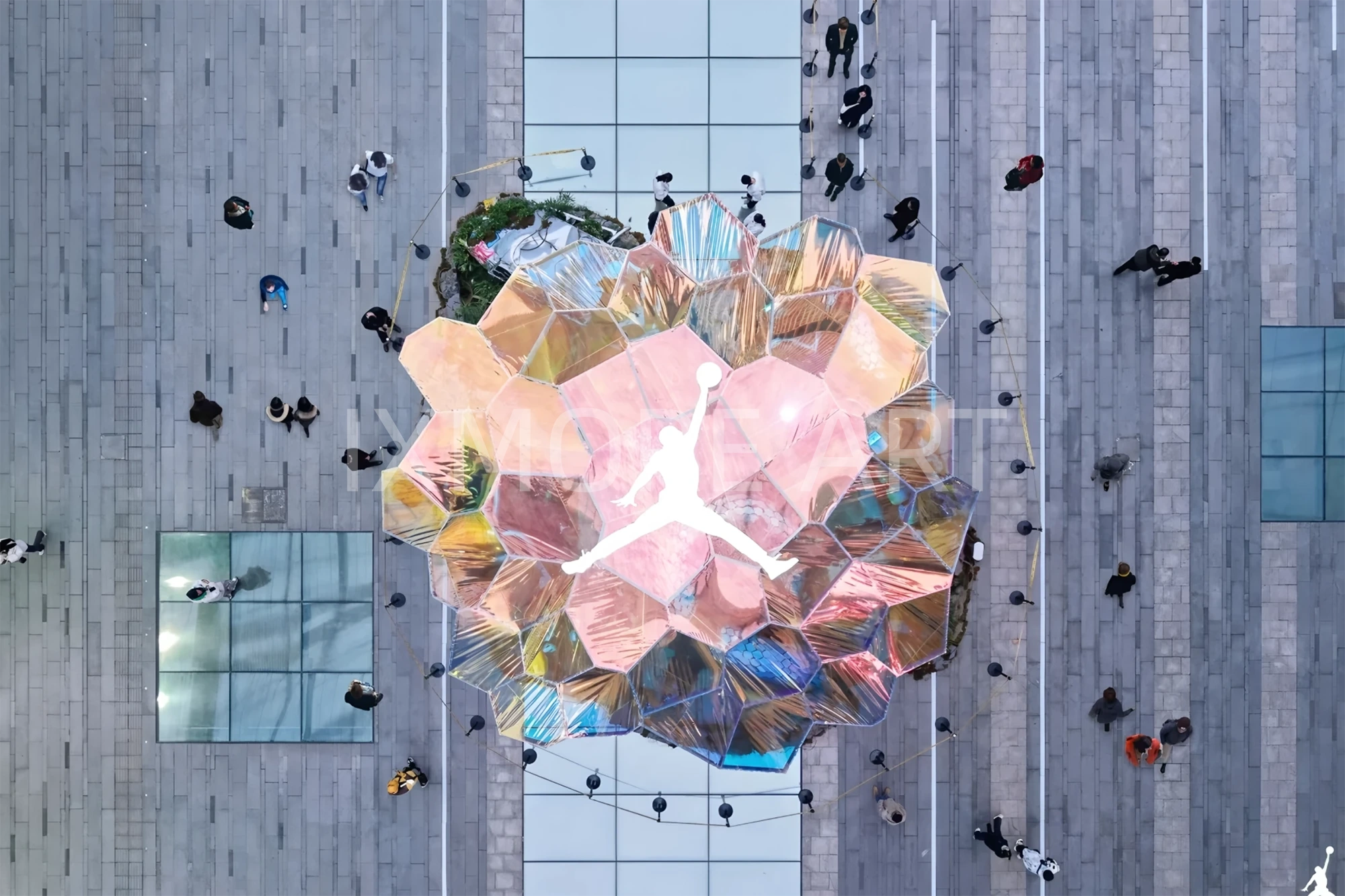 Silver-Python-Invasion-Kinetic-Bionic-Art-Installation-Custom-Activity-Device-for-Mall-Atrium-Fabrication(6)