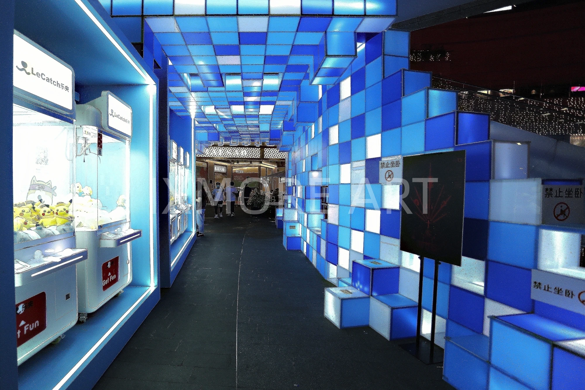 custom cyberpunk dynamic light installation art props for One Mall shopping center(4)