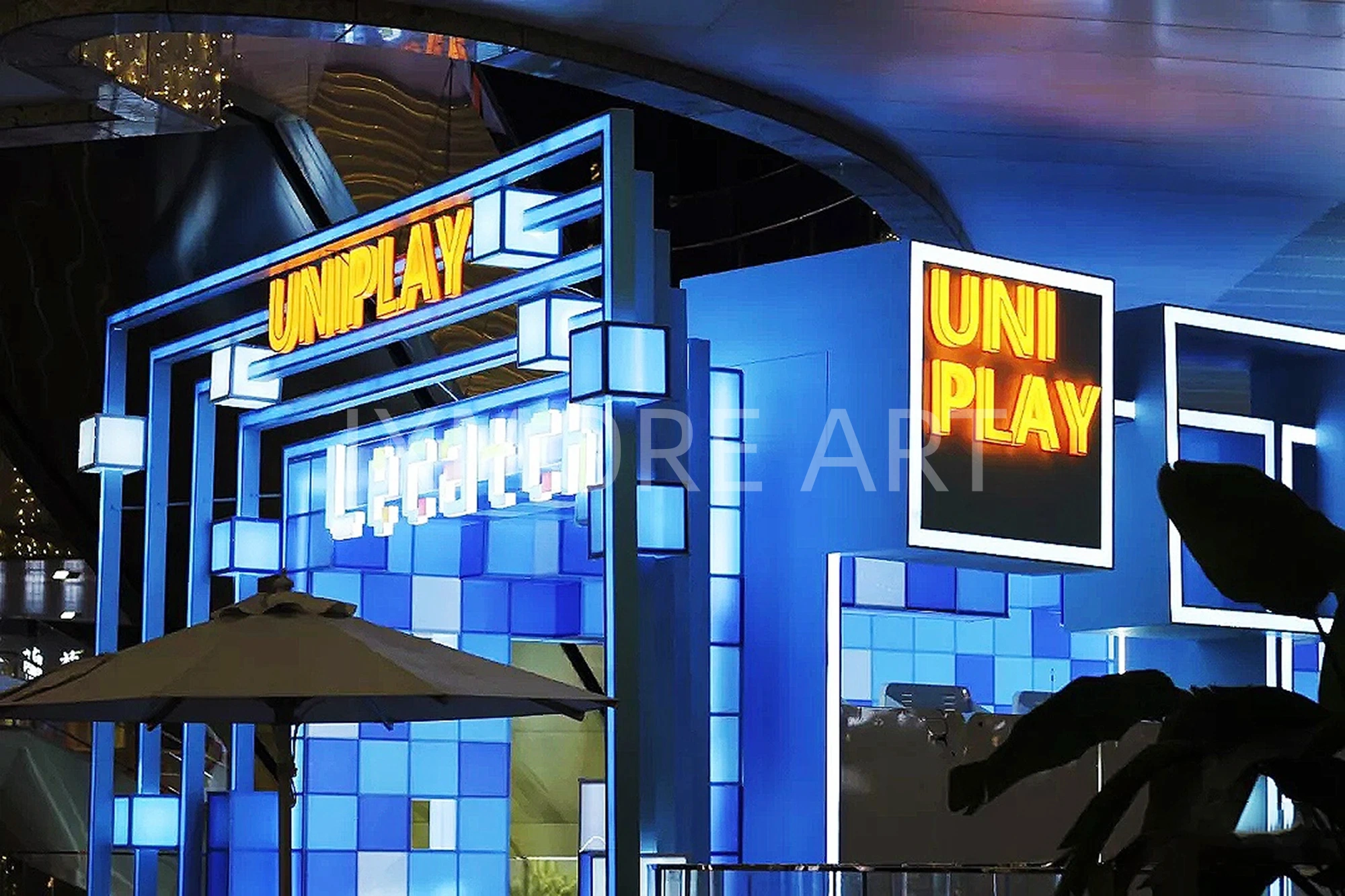 custom cyberpunk dynamic light installation art props for One Mall shopping center(5)