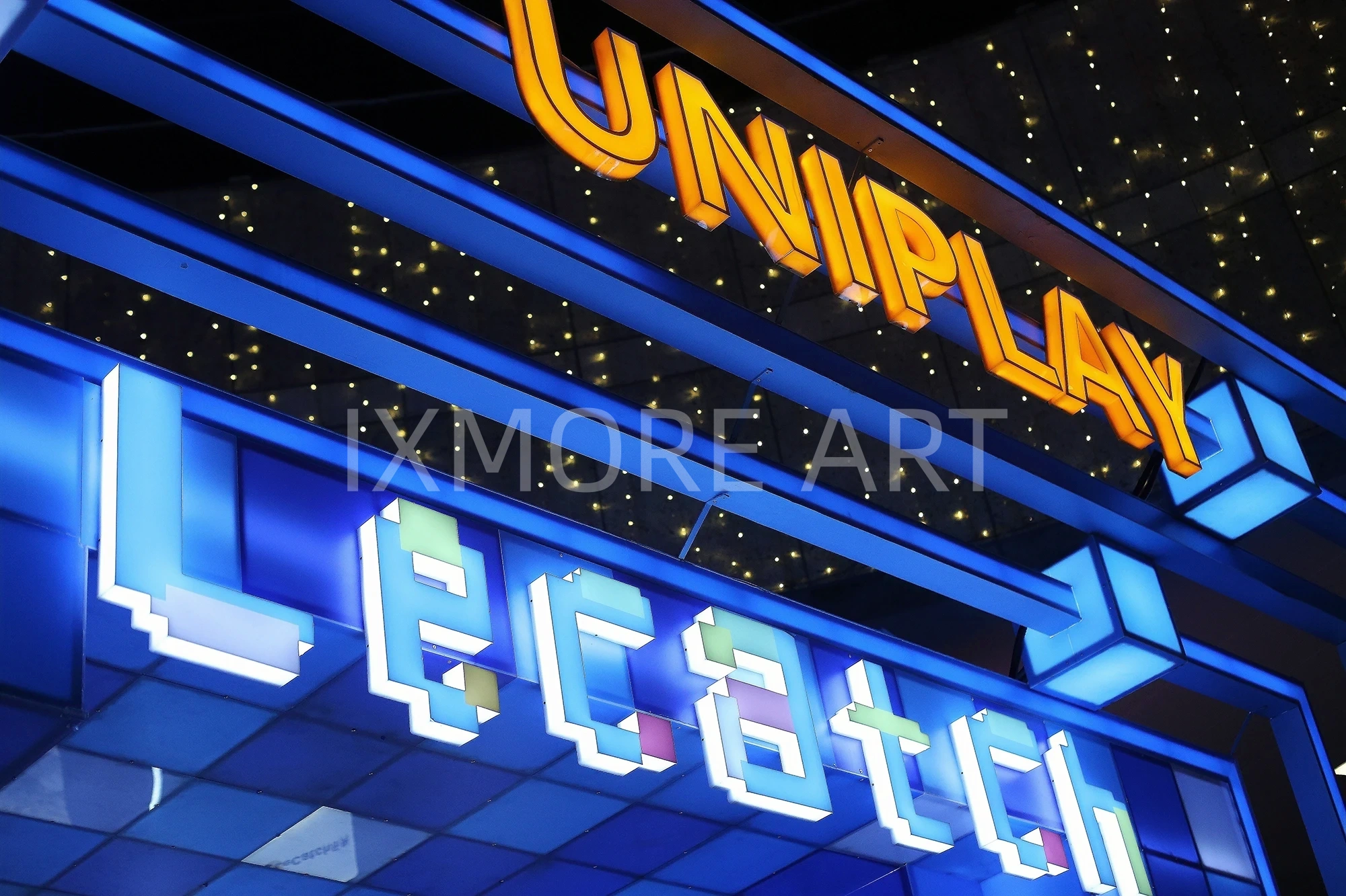 custom cyberpunk dynamic light installation art props for One Mall shopping center(7)