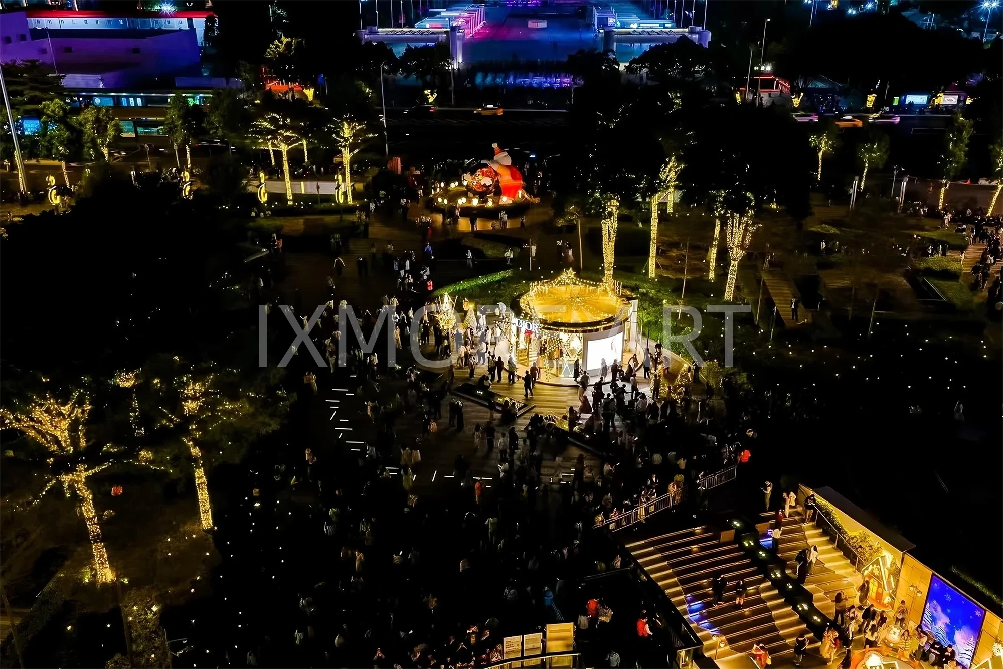 Dior pop-up interactive display props for shopping mall – custom large-scale visual merchandising installation by artisan factory, blending luxury theme decor(14)