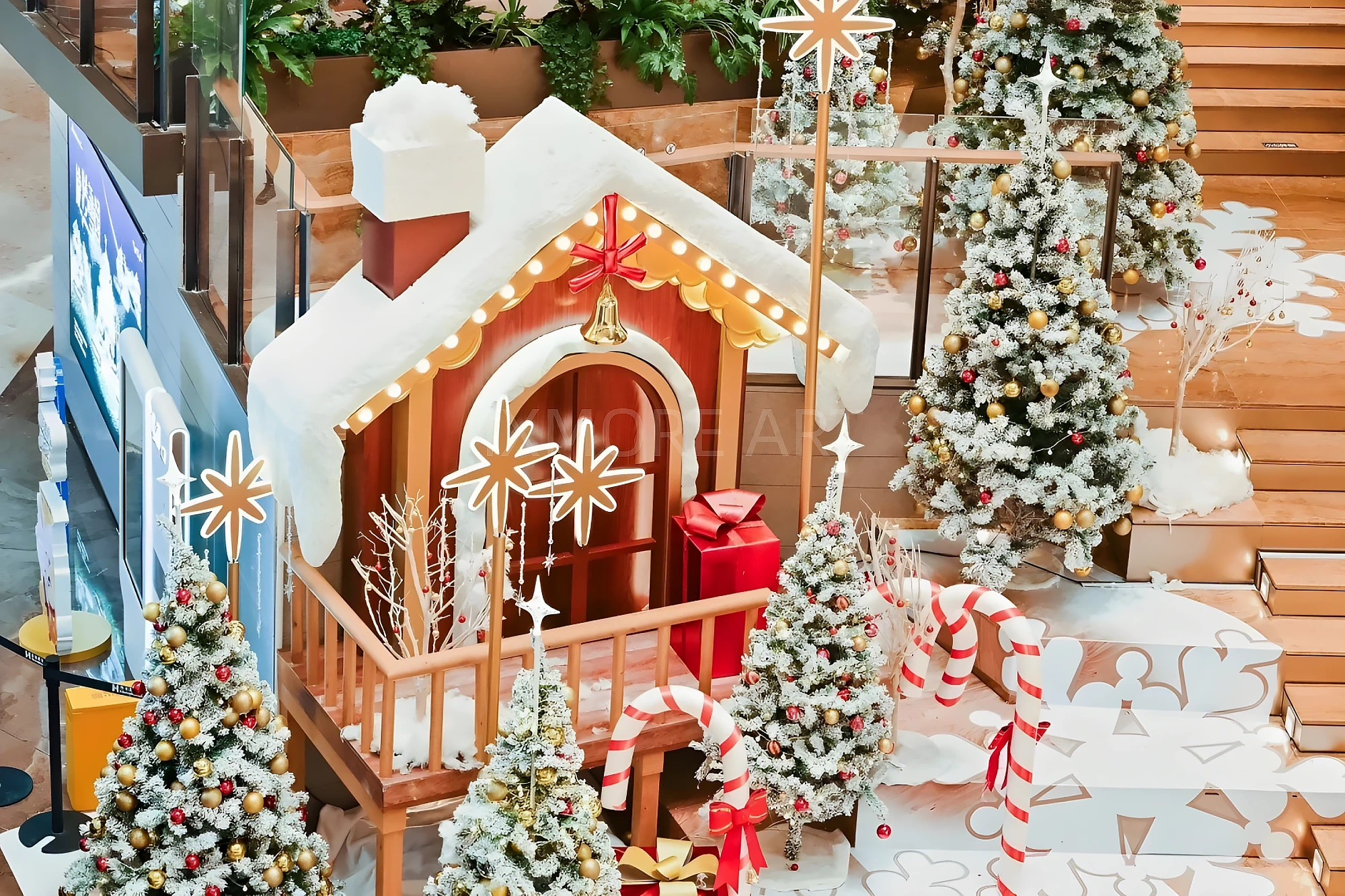 Real shot of custom dynamic light Christmas art installation, large luminous Christmas props for Chengdu Halo Mall, one-stop display production by art factory(3)