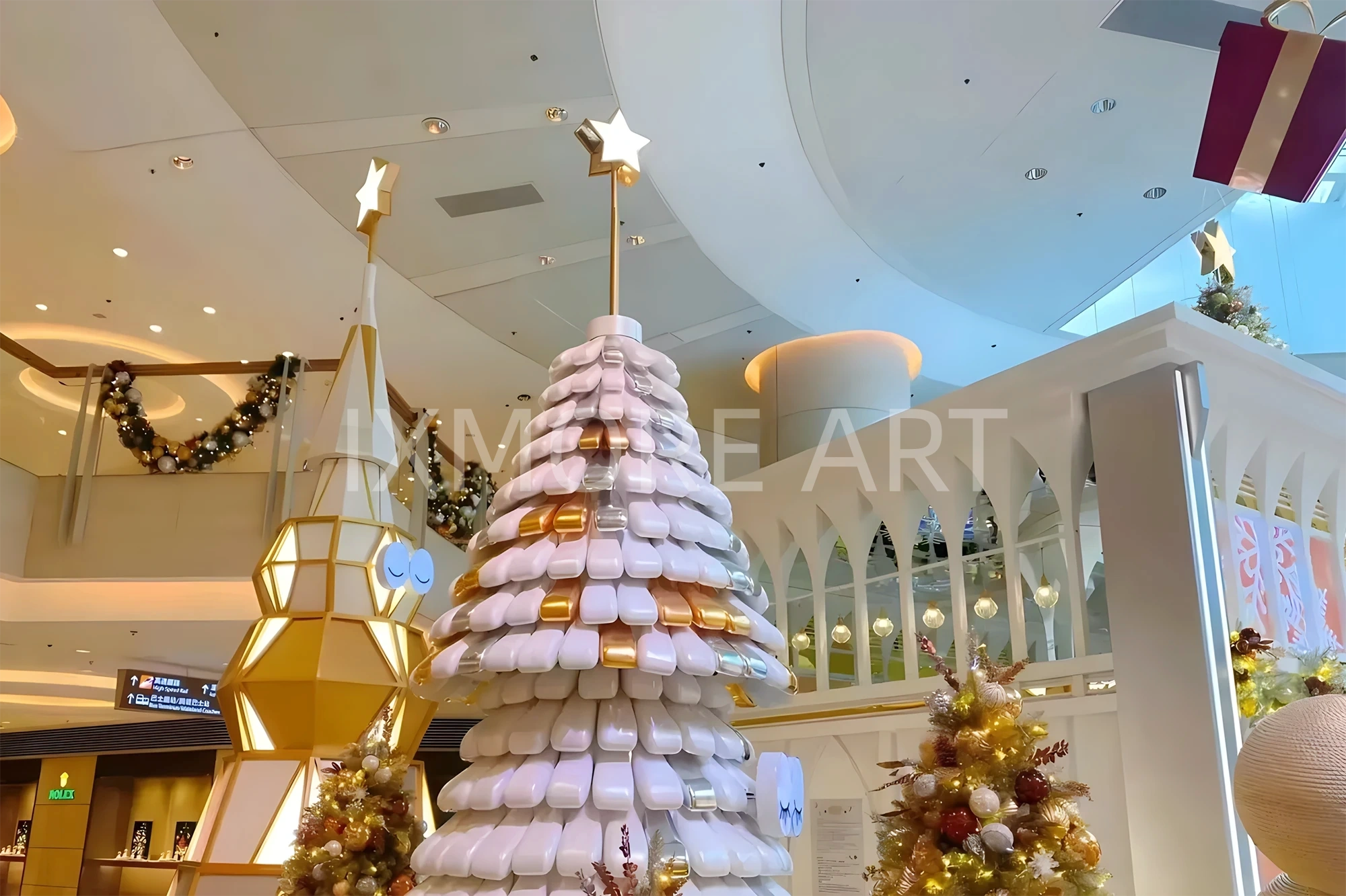 Custom Christmas themed scene installation at Elements Mall HK – made by retail holiday décor factory(11)