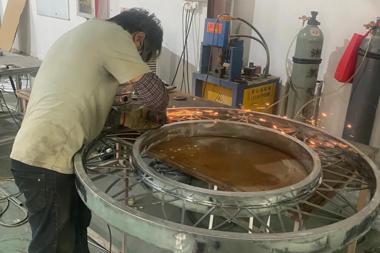 Factory pre-fabrication and on-site build process of custom Christmas props for Haiya Binfen City turnkey project(2)