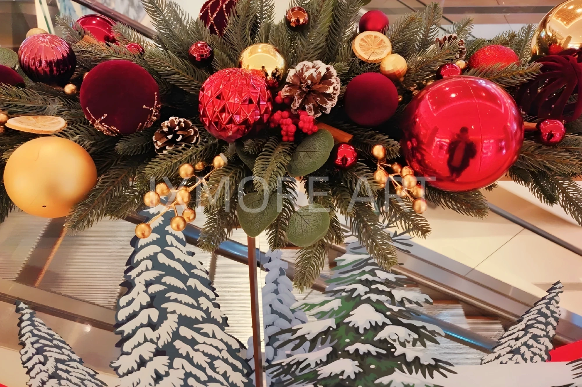 Custom Christmas art installation at Kerry Centre mall – large-scale holiday photo prop for retail spaces(13)