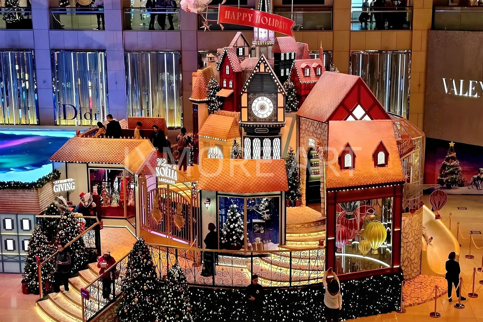 Custom Christmas castle props for Landmark Hong Kong – mall holiday art installation(1)