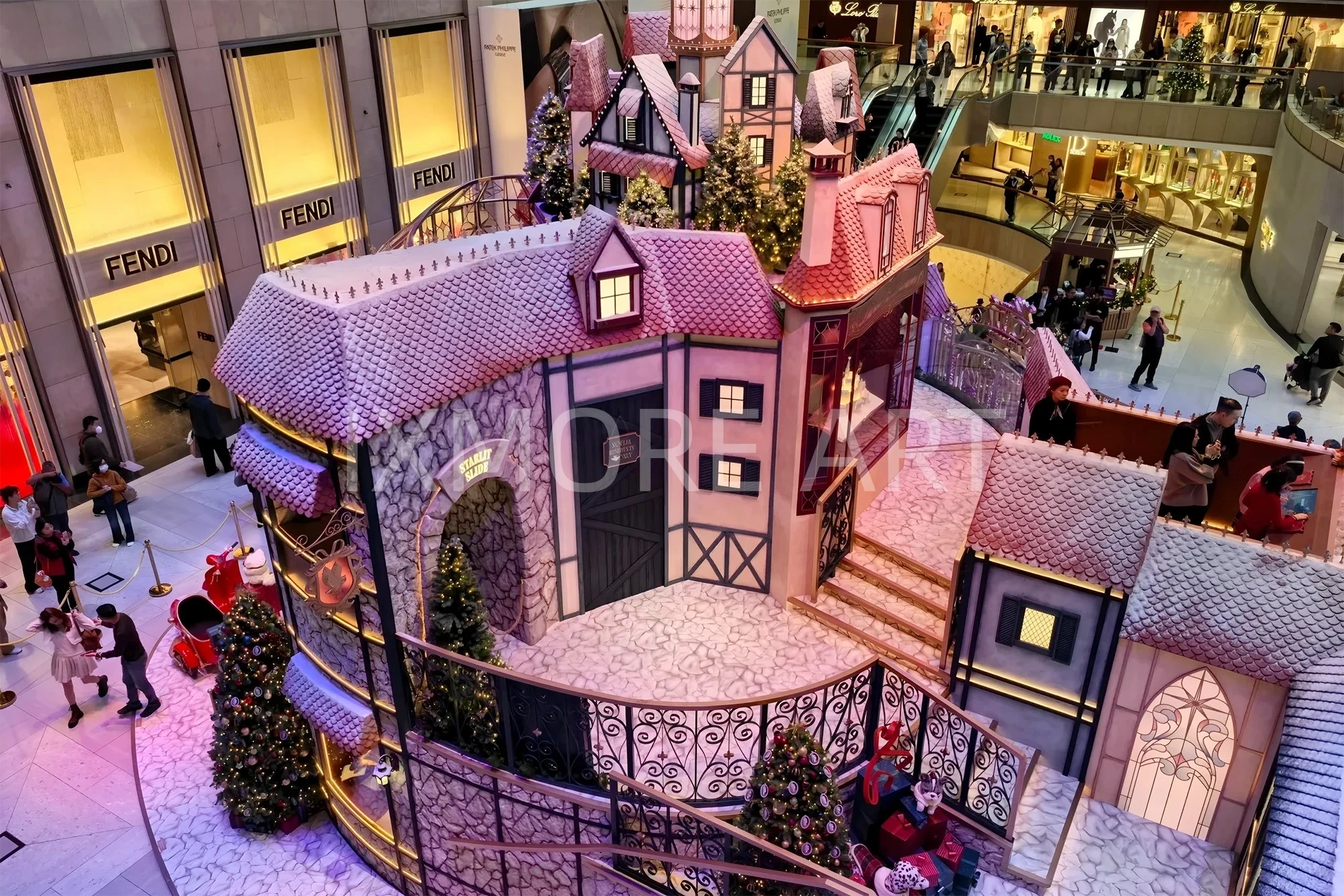 Custom Christmas castle props for Landmark Hong Kong – mall holiday art installation(3)
