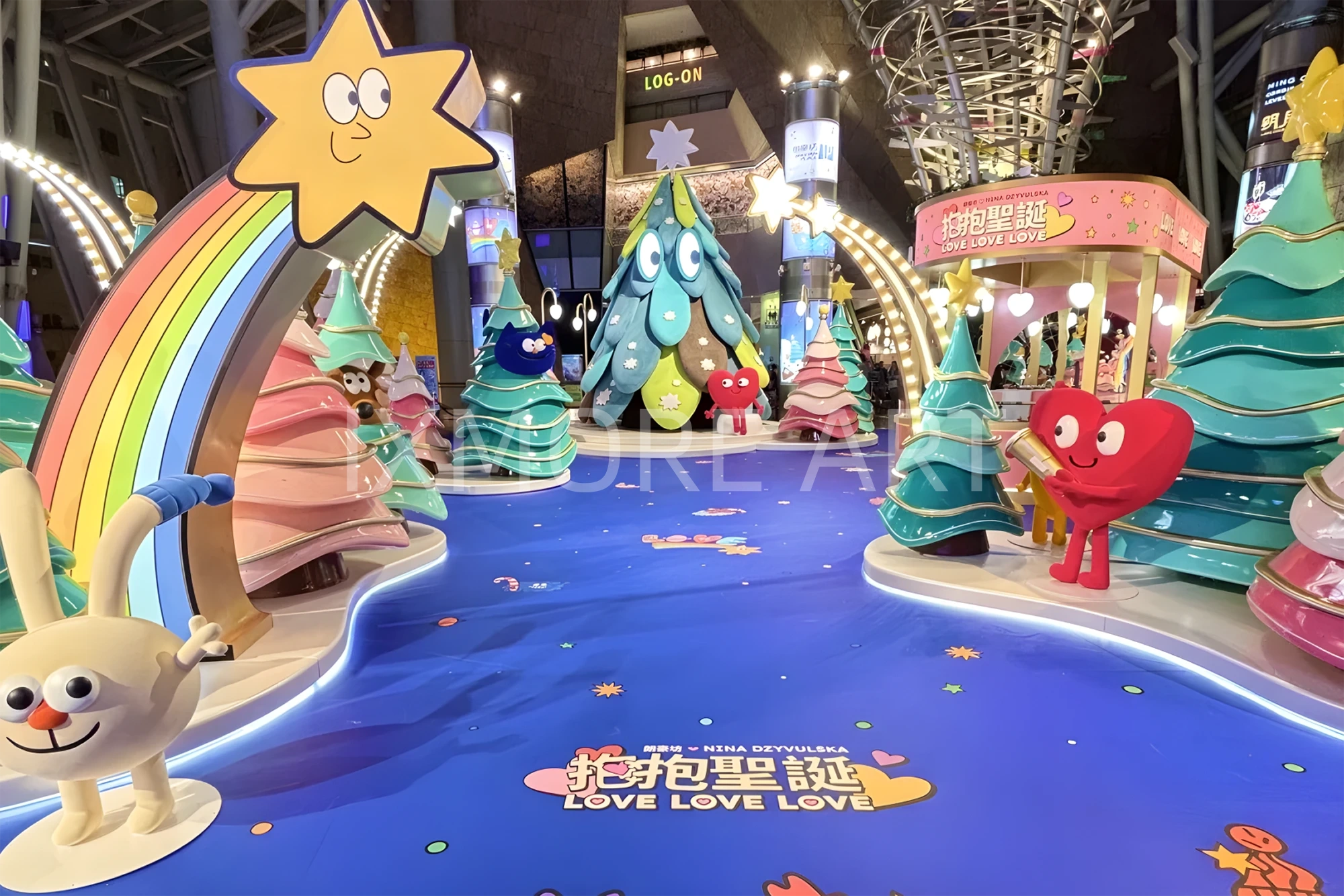Custom Christmas art installation at Langham Place Hong Kong mall – tailored display props and festive decor(10)