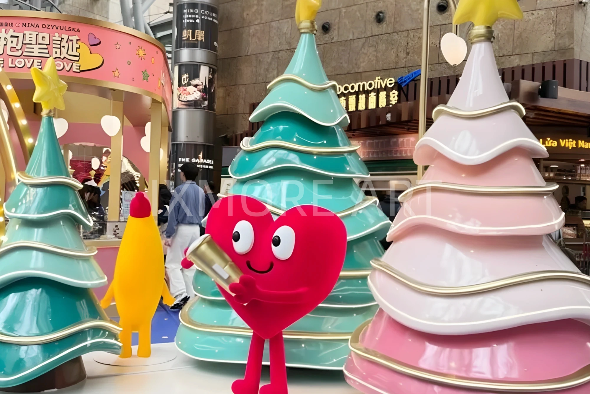 Custom Christmas art installation at Langham Place Hong Kong mall – tailored display props and festive decor(5)
