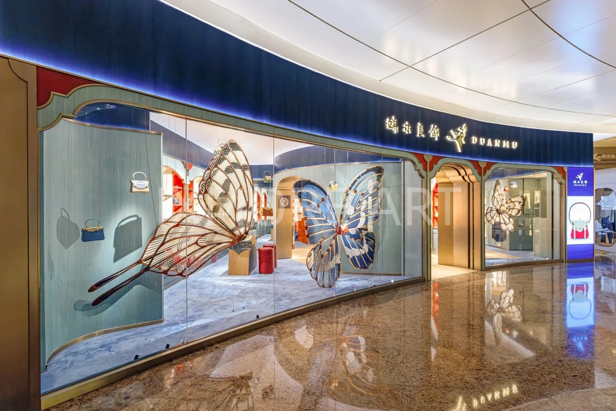 Luxury brand window display visual merchandising props custom art installation factory（2）
