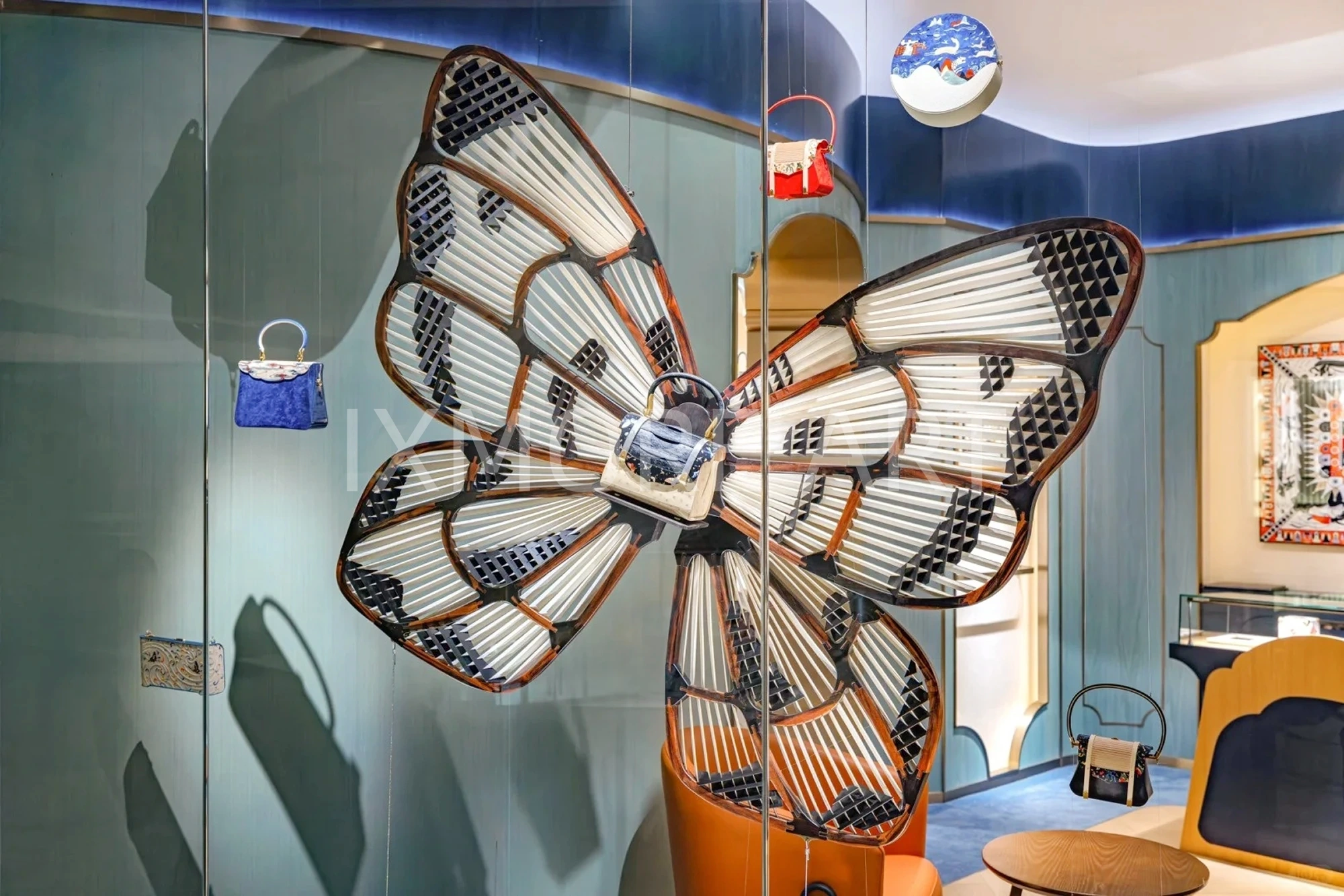 Luxury brand window display visual merchandising props custom art installation factory（4）