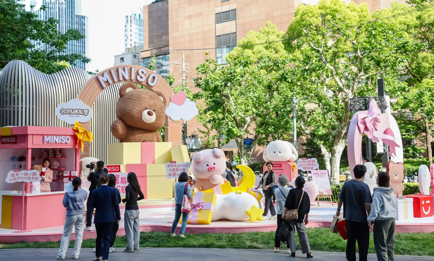 Custom large-scale sculpture installation at Miniso offline brand event, featuring oversized character art displays and themed decor, custom fabricated by professional art installation factory for immersive retail activation-04