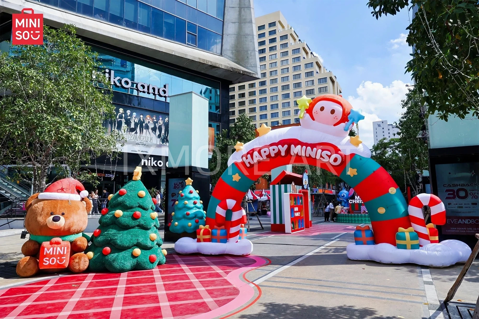 Custom IP Christmas scene props for MINISOLAND immersive experience from fabrication factory（1）