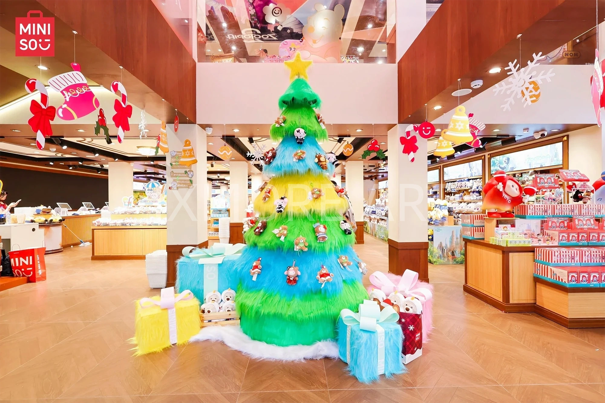 Custom IP Christmas scene props for MINISOLAND immersive experience from fabrication factory（10）