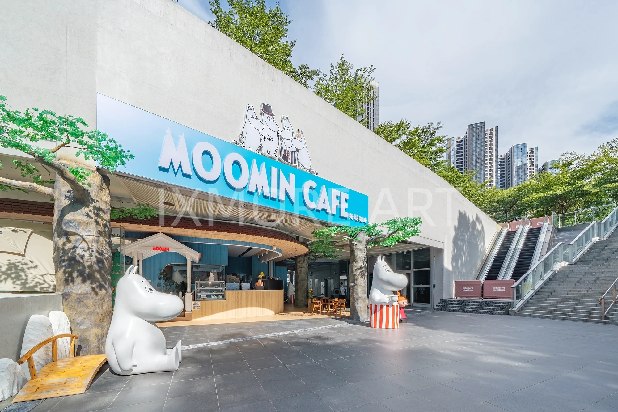 Acrylic edge lighting detail on Moomin popup props custom event materials craftsmanship(4)